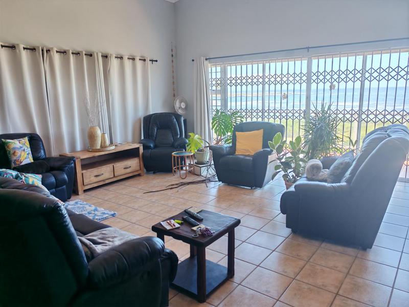 4 Bedroom Property for Sale in Sandbaai Western Cape